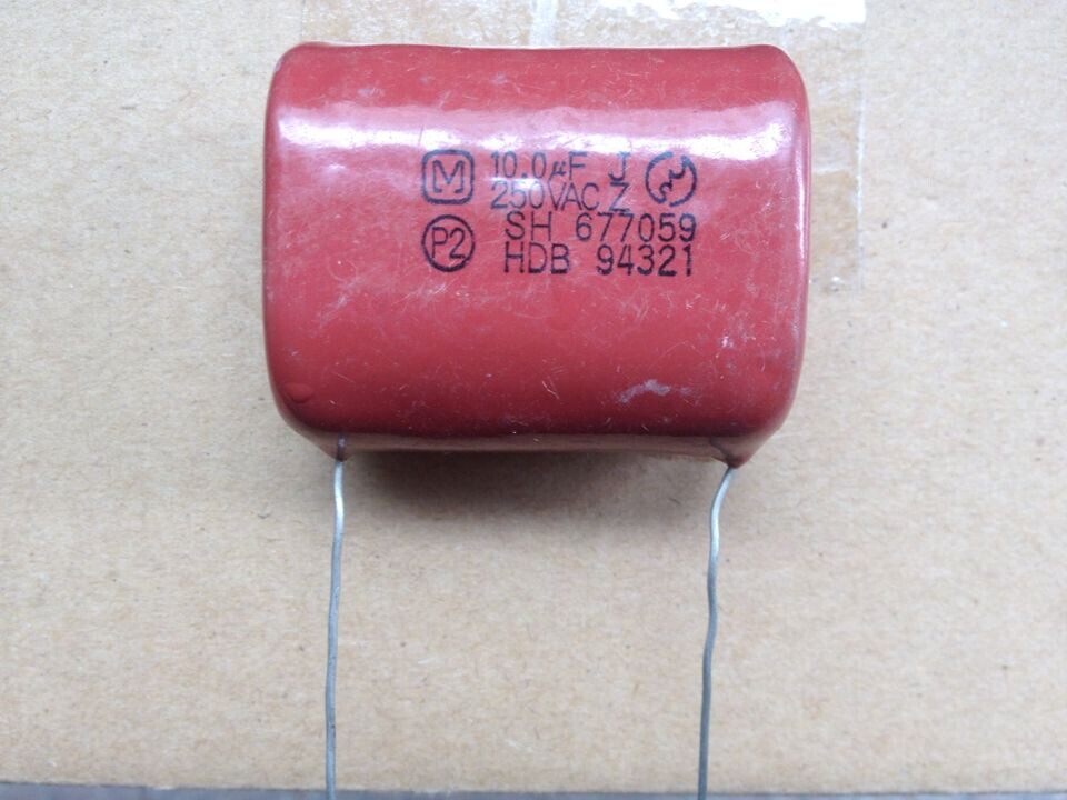 Japan's Panasonic high-pressure start capacitor 10UF 250VAC 250VAC (106J 250VAC)