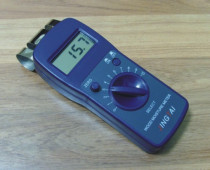 Inductive wood moisture meter