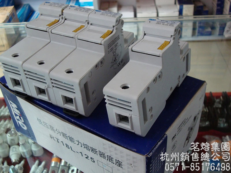 Molten cylinder cap fuse base RT18L-125 1P 690V 125A RO17 22*58 fuse