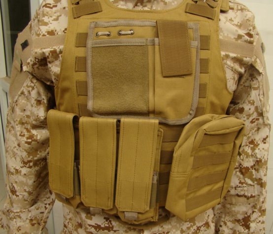 Amphibious Vest Tactical Waistcoat Steel Wire Vest Resistance Vest Live-action CS Tactical Equipment Clay Color