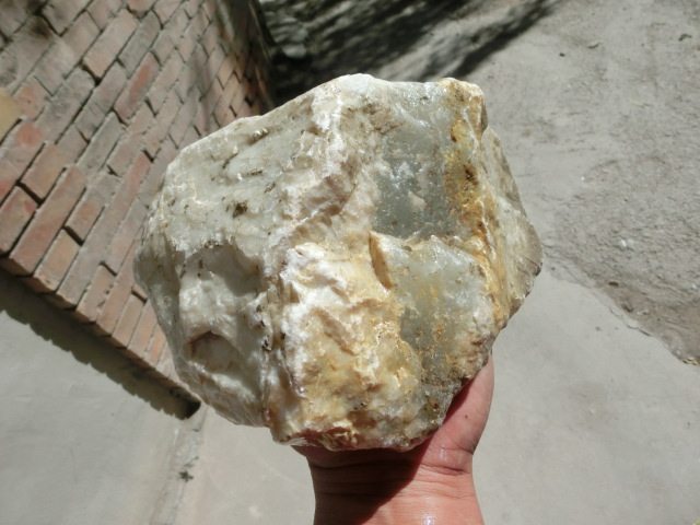151073 jade raw material bare stone natural raw stone Qinghai Kunshan material Qingbai jade 5 1 kg