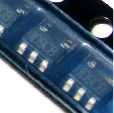 Security monitoring boost converter SMD 5-pin power chip ID99C car DVD chip