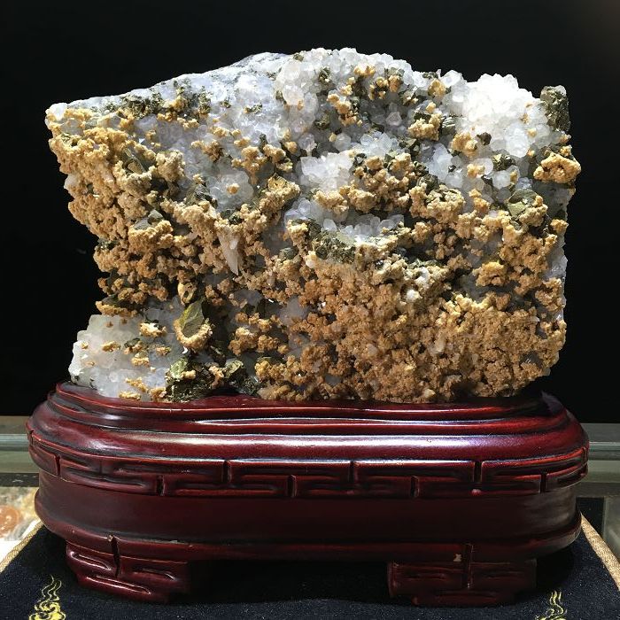 Mineral Shijijia Natural White Crystal Cluster Dolomite Yellow Copper Mine Poisoned Sand Raw Stone Pendulum Piece Chiishi Sightseeing Stone 7101