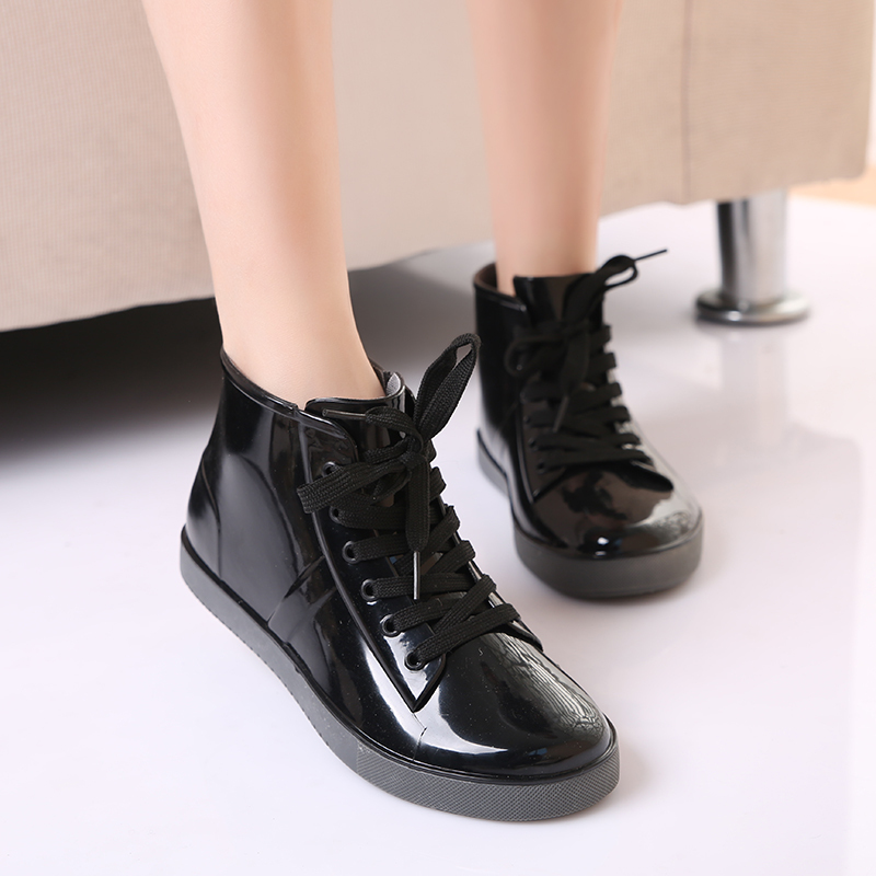 Spring and Summer Fashion Jelly Couple Rain Boots for Women and Men, Solid Color Student Short Rain Boots, Korean Non-Slip Water Shoes, Slip-On Rubber Shoes Spring and Summer Fashion Jelly Couple Rain Boots for Women and Men, Solid Color Student Short Rain Boots, Korean Non-Slip Water Shoes, Slip-On Rubber Shoes