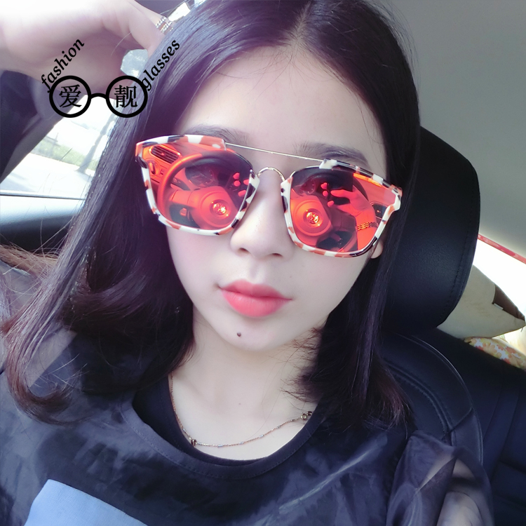 Love beautiful European and American new fashion 100 hitch lady men and women sunglasses Tide Cards Color Film Twin Beam Sunglasses Sunglasses