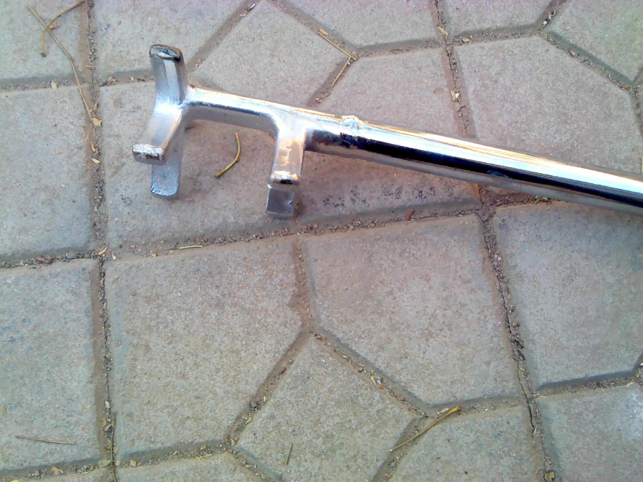 Valve wrench Six-claw anti-slip electroplating valve wrench K-type valve wrench valve hook wrench 300-1200mm