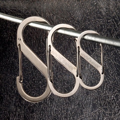Outdoor supplies Nailove Nite size Imports stainless steel 8 word buttons Key button multifunction Quick hanging buckle