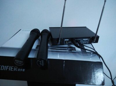 Edifier Comber MW3600 Wireless Microphone Microphone One Drag Two Home Karaoke Professional K Song