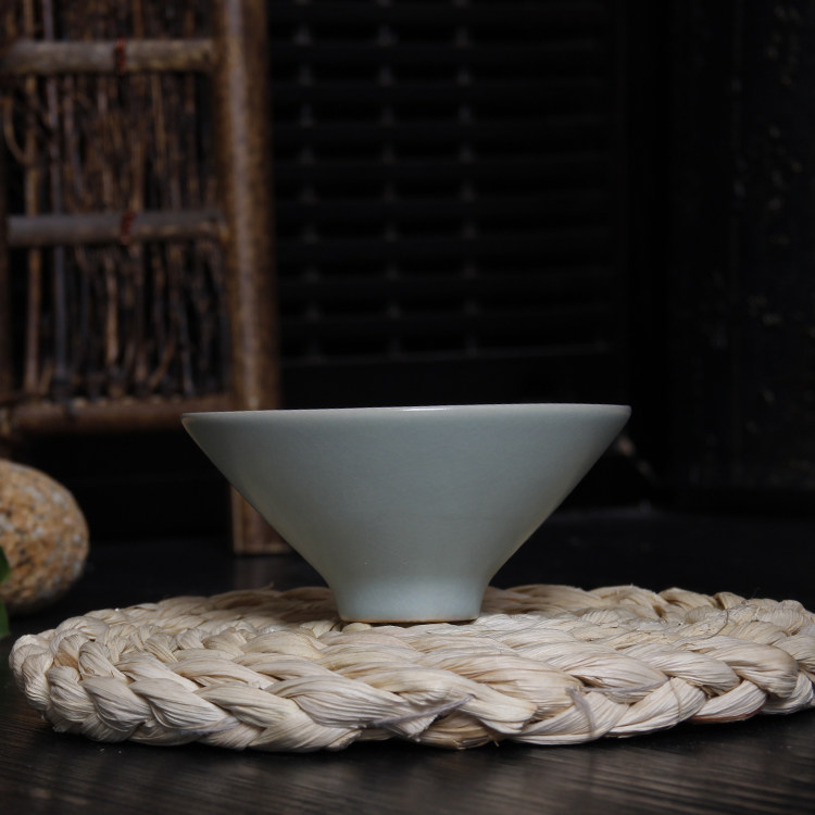 Ruyao hat cup Exquisite ml hand-pulled embryo tea cup Celadon Kung Fu tea master cup Tea cup Ceramic cup
