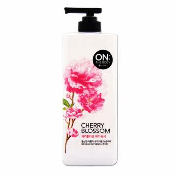ON THE BODY 香水沐浴乳-樱花  900ml