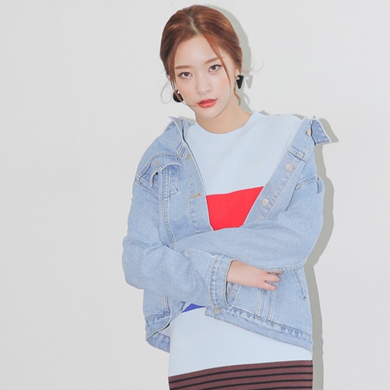 韩国stylenanda官方正品 背部夸张刺绣点缀牛仔夹克-牛仔蓝色
