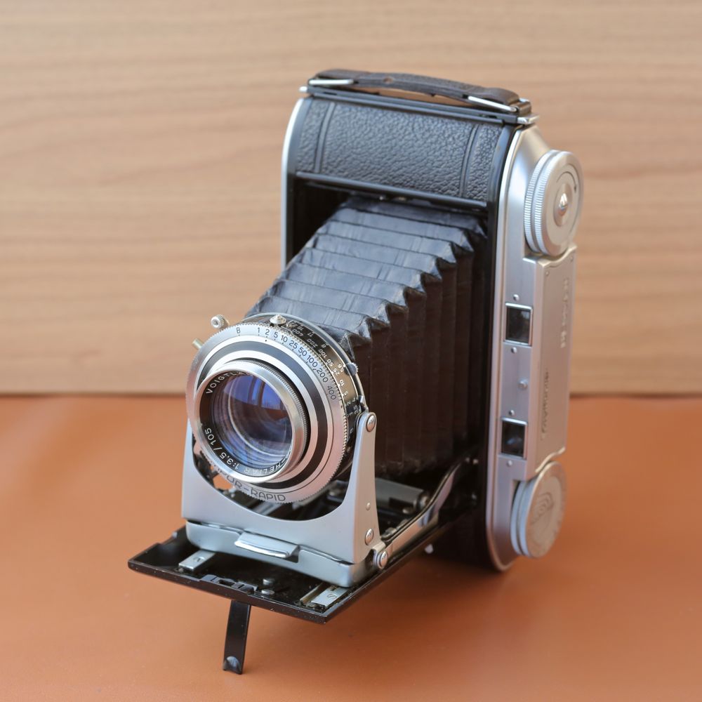 (69 folding machine) Forenda Voigtlander Bessa II Color-Heliar 105 4 5