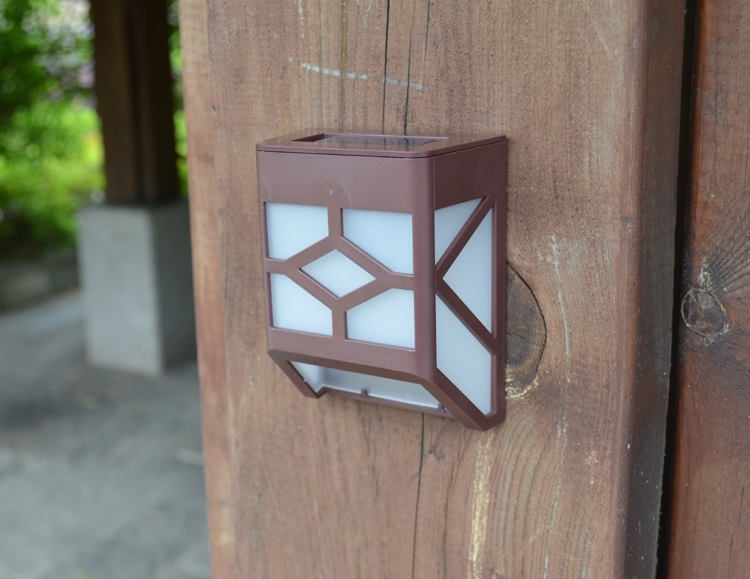 New Chinese outdoor waterproof solar wall lamp fence lamp garden decorated lamp fenced lamp