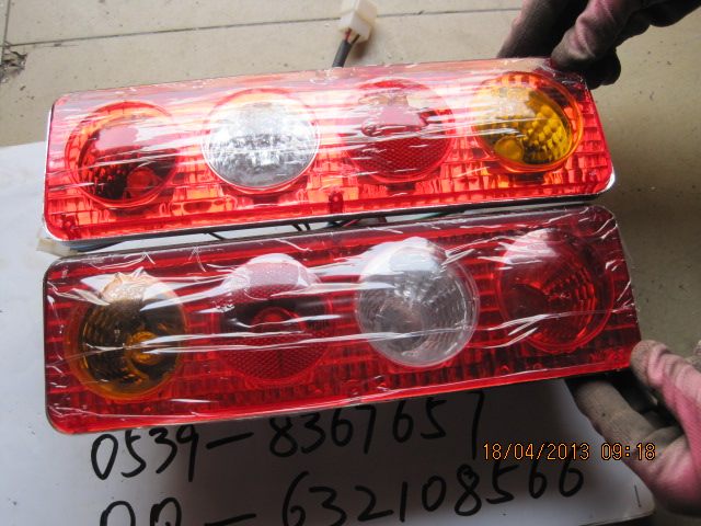 Fukuda Five Star Revolpedicab original factory tail light assembly Futian three rounds rear tail light assembly tricycle tail lights