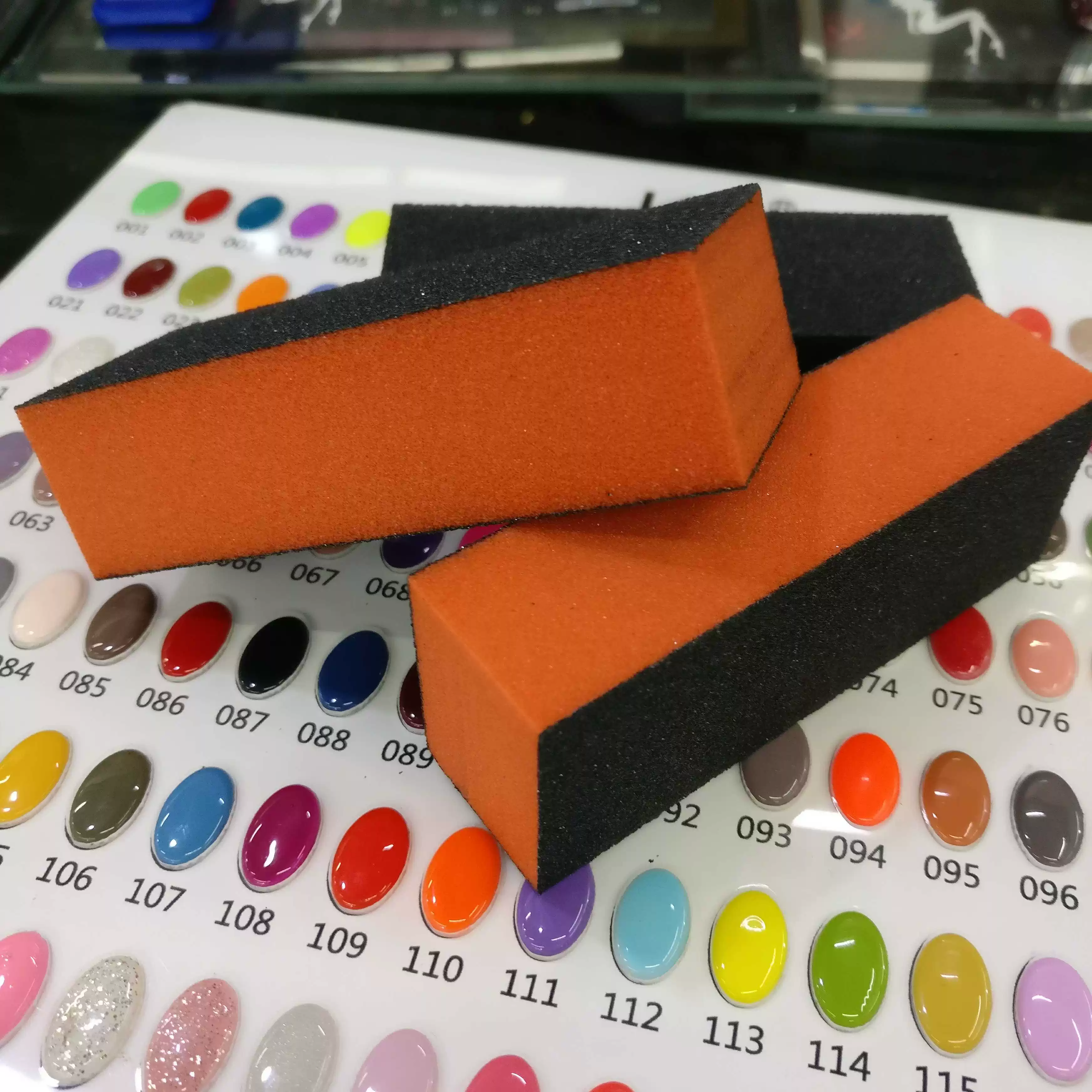 AIMEILI Nail Shop dùng sợi mì dày để trộn sợi mì móng tay với các viên đậu hũ - Công cụ Nail