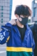 Yi Qian Qian Qian với cùng một đoạn quần áo khâu màu mũ trùm đầu nam nữ mùa xuân áo mưa gió áo khoác áo khoác thủy triều áo gió giảm cân Áo gió