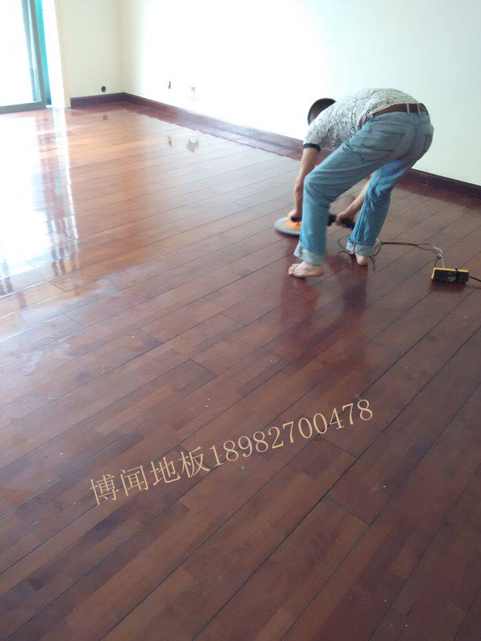 Chengdu wood floor repair waxing renovation adjustment seam door-to-door service