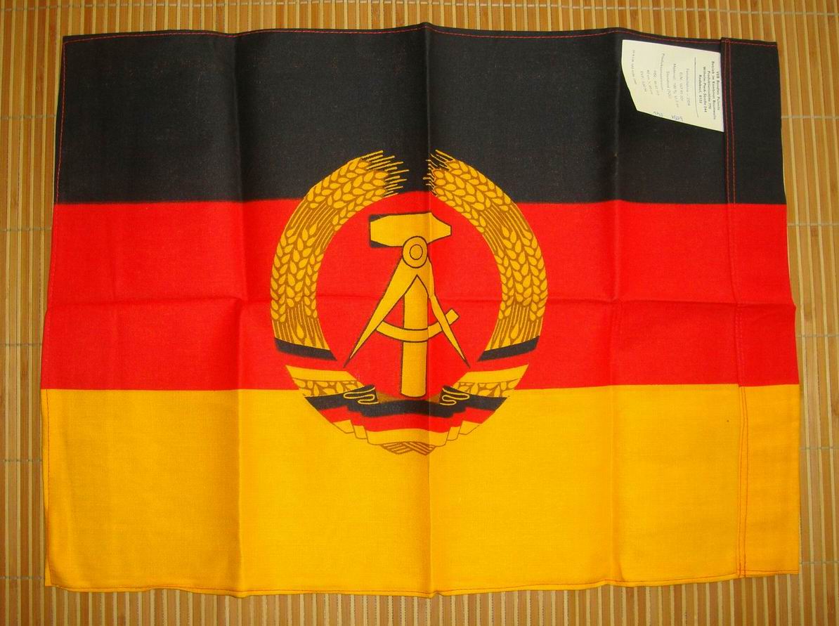 East German Democratic Republic (GDR) German National People's Army yuan pin flag (40 X 60CM)
