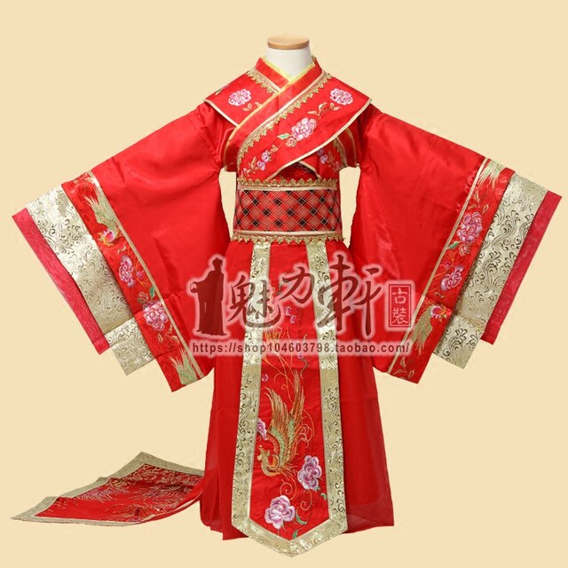 Children's Costumes/Red T Embroidery Photography