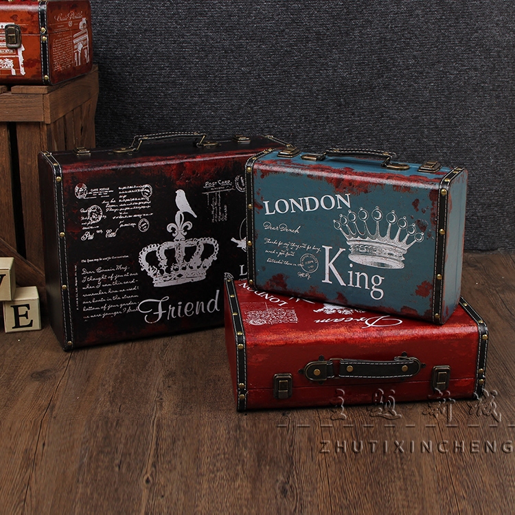 Old-style retro suitcases Wooden Boxes Coffee Shop Clothing Shop Windows Showcase of photographic props Decorative Swing Accessories
