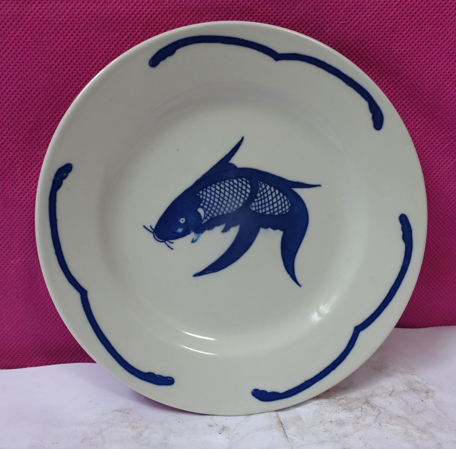 80s Qinghua stationery factory Qingflower carp 7 inch disc diameter 17 cm No Glaze Under glaze No Bone Powder
