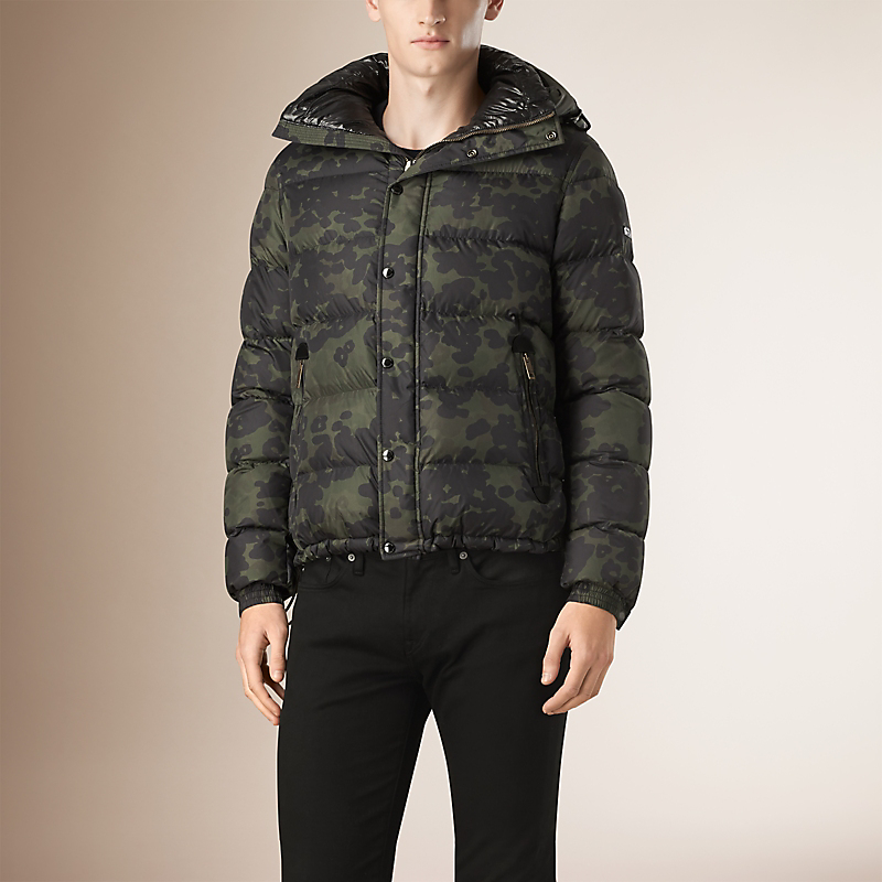 BURBERRY/博柏利迷彩印花羽绒服 39964881
