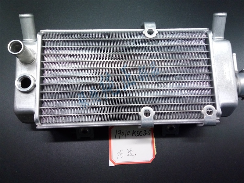 Original fit CRF250X 04-17 Water tank on the right 19010-KSC-305