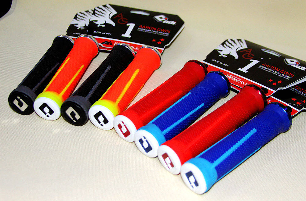 Licensed ODI AG-1 Aaron Gwin Lock On Lock Ring Bicycle Set