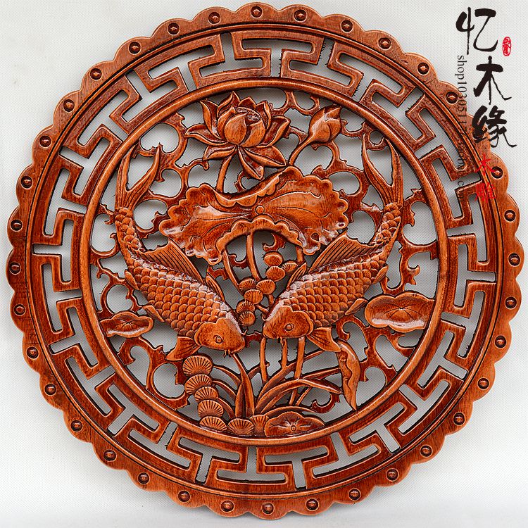 East Yang Wood Carving Fragrant camphor wood double fish pendant Xuanguan wall hanging painting Chinese imitation antique decoration craft gift swaying decoration hanging decoration