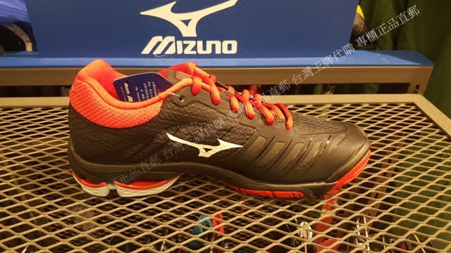 mizuno wave ace