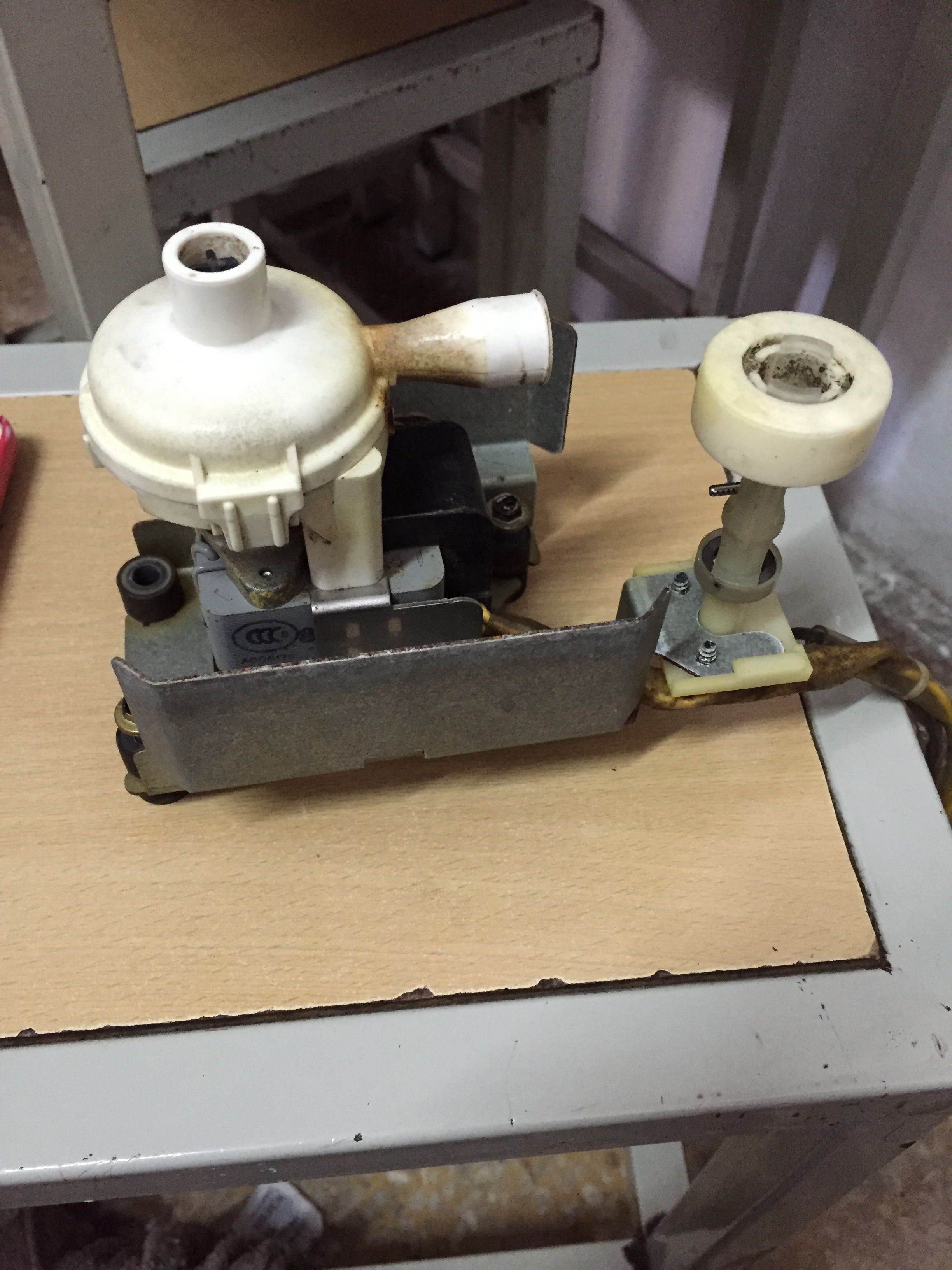 Large gold ceiling air-conditioning pump