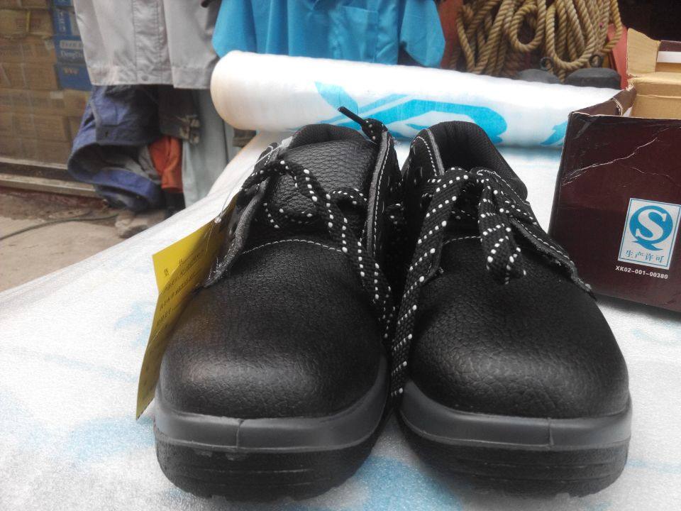 Yixin Labor Shoes Safety Shoes Electrics Shoes 6KV Insulation Shoes Anti-Smashing Ladle Head Anti Piercing Genuine Leather Breathable