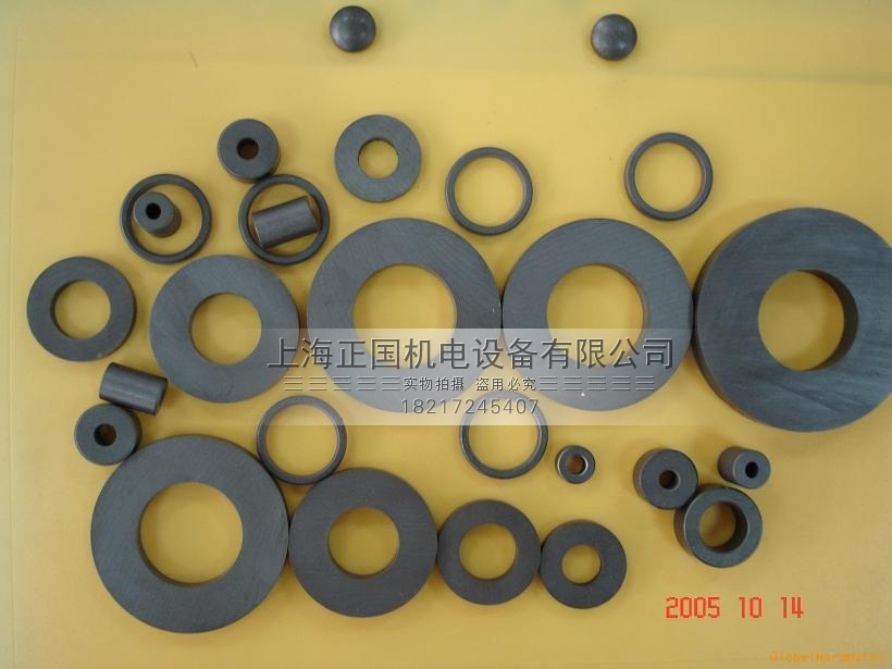 Permanent magnet ferrite pumagnetic 45x19x10 black magnet magnet ring D45 * 10 with hole 19mm