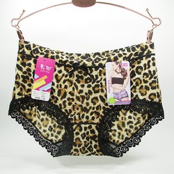 Caitian underwear ແມ່ຍິງກາງແອວ 30605 skate silk lace sexy leopard print high-waist 30606 women's boxer briefs