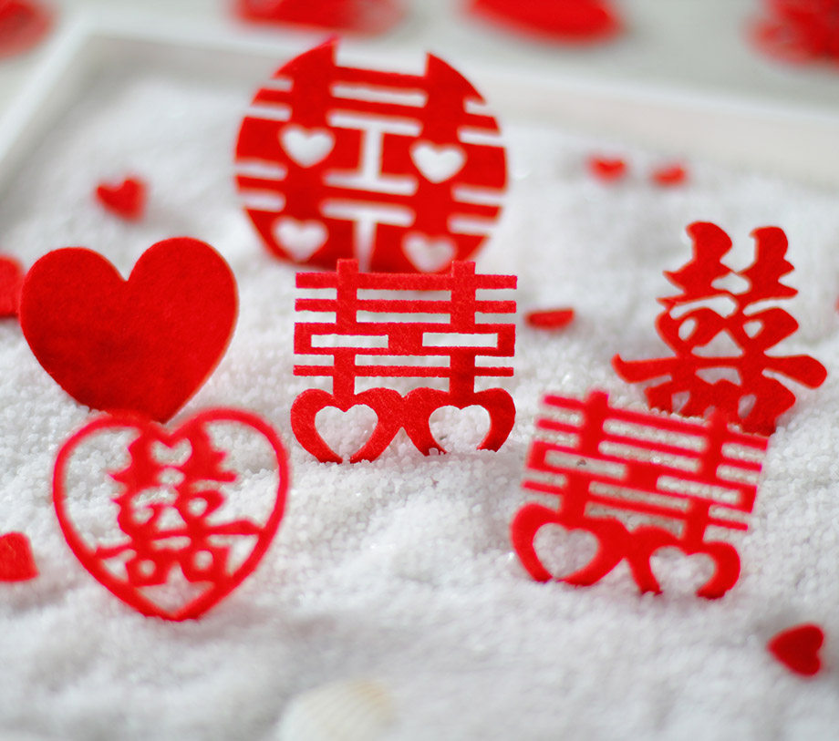 Wedding House Arrangement Loving Suede Small Happy Words Wedding Celebration Supplies Stairs Happy Bed Spread Fruit Dish Bed With Joy Words