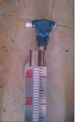 With remote transmission side-mounted top-mounted magnetic flap liquid level meter 4-20ma Top-mounted magnetic flap liquid level meter 1000mm