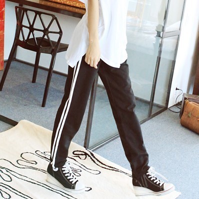 Men's and Women's Spring and Autumn Pure Cotton Sweatpants, Straight-Leg Pants, Double Stripe Student Pants, School Pants, Side Double Stripe Casual Pants Men's and Women's Spring and Autumn Pure Cotton Sweatpants, Straight-Leg Pants, Double Stripe Student Pants, School Pants, Side Double Stripe Casual Pants