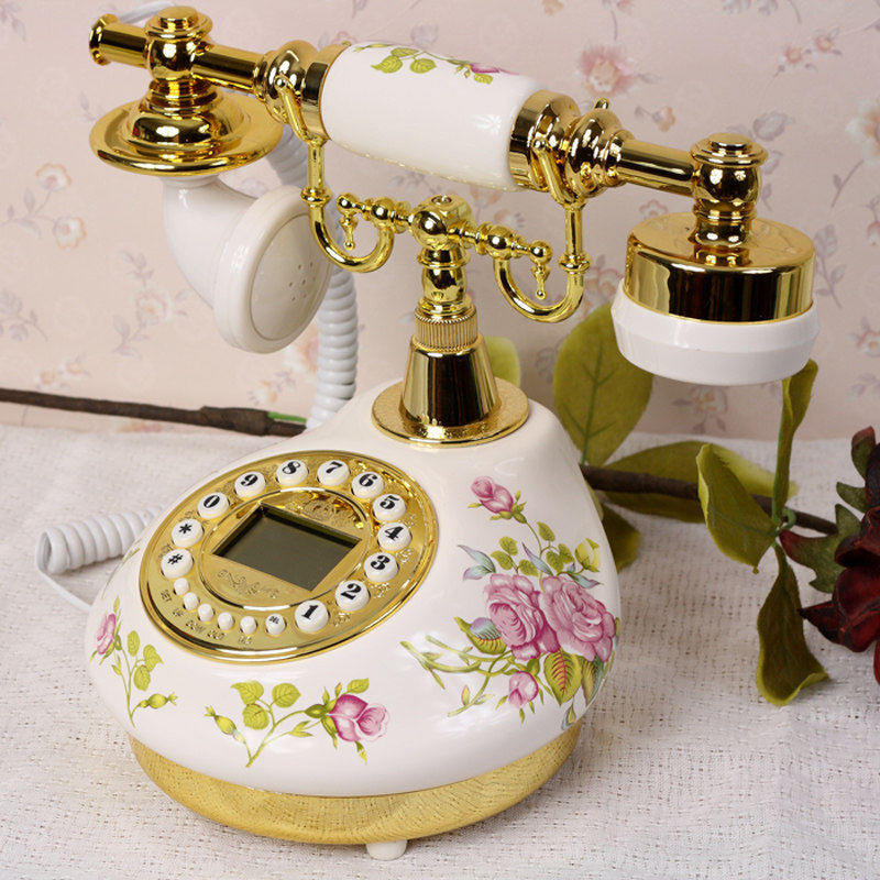 Tunqiju fine white ceramic antique telephone ornament Retro pastoral landline telephone ornaments