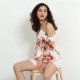 In một vai in eo eo tay áo jumpsuit Retro ống top quây lệch vai quần ống rộng quần đùi nữ đẹp Quần short
