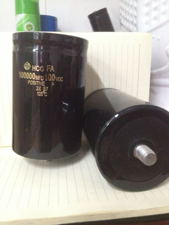 High-quality Japanese Hitachi screw feet 100V100000UF audio filter aluminum electrolytic capacitor warranty 1 year