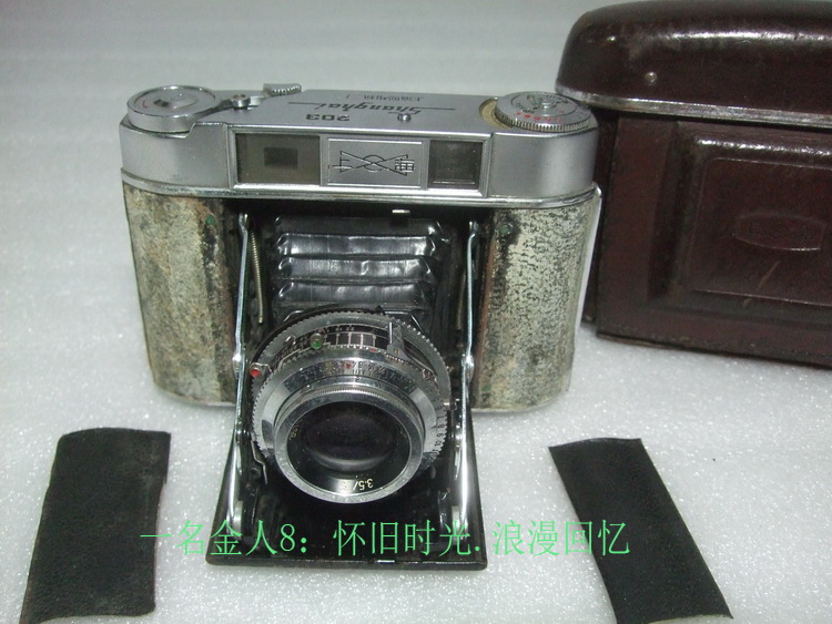 Old objects Old Shanghai Seagull Card 203 Type camera Old camera with original leather sheath Collectible Decorative Props