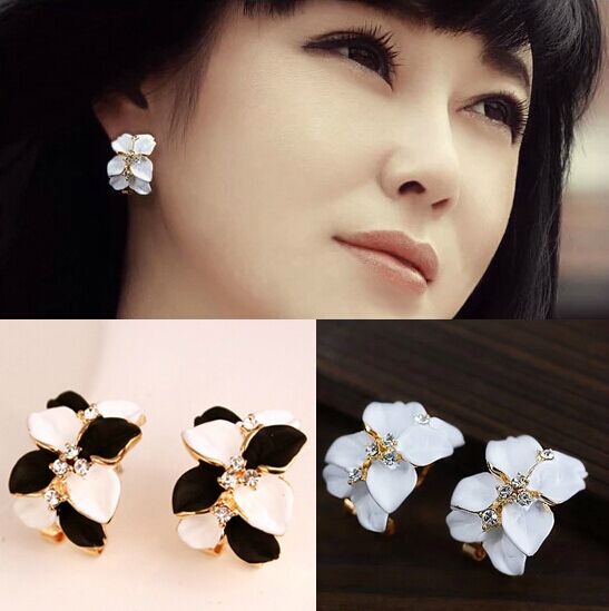 Korean version 2020 new fashion leaves 8 pieces camellia stud earrings temperament female earrings ear buckle set with diamonds jewelry