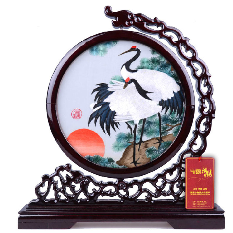 Xiang embroidered pine crane Yannian hand embroidery Heshou gift old man's birthday gift Hunan characteristic gift