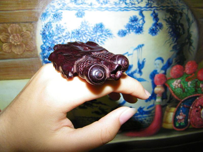 Hand piece goldfish gift India leaf sandalwood old oil pure hand carved excellent