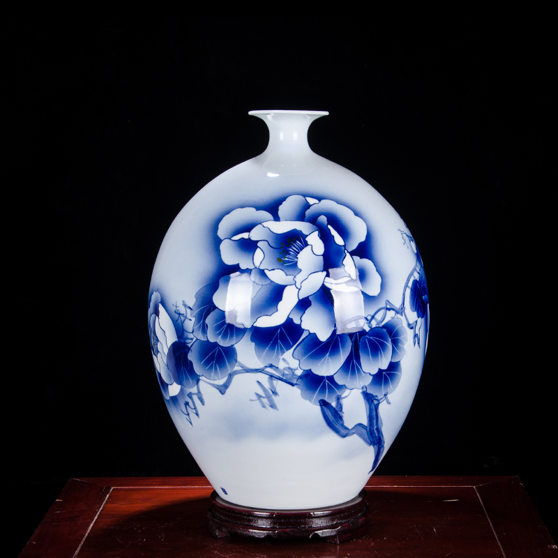 Jingdezhen ceramics pomegranate bottle antique hand - made of blue and white porcelain vases, flower arranging new Chinese style living room decorations furnishing articles