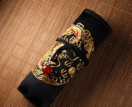 Standing dragon hand for homemade pen-bag pen-pen-pen Pen Curtain Su-embroidered series Gold Dragon talent to be made by dragon hands