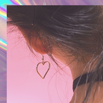South Korea Harajuku ulzzang girl heart earrings heart-shaped simple and wild retro love peach heart soft sister earrings trend
