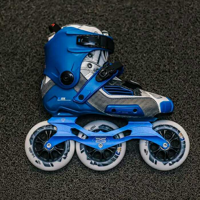 Eight-wheeled dancing eagle roller skating Supersonic Big Tricycle 3*110 knife holder wheel slide down the shoe brush street