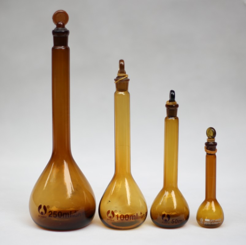 Glass brown volumetric flask Brown volumetric flask Class A 1 2 5 10 20 25 50 100 250 500 1L 2L