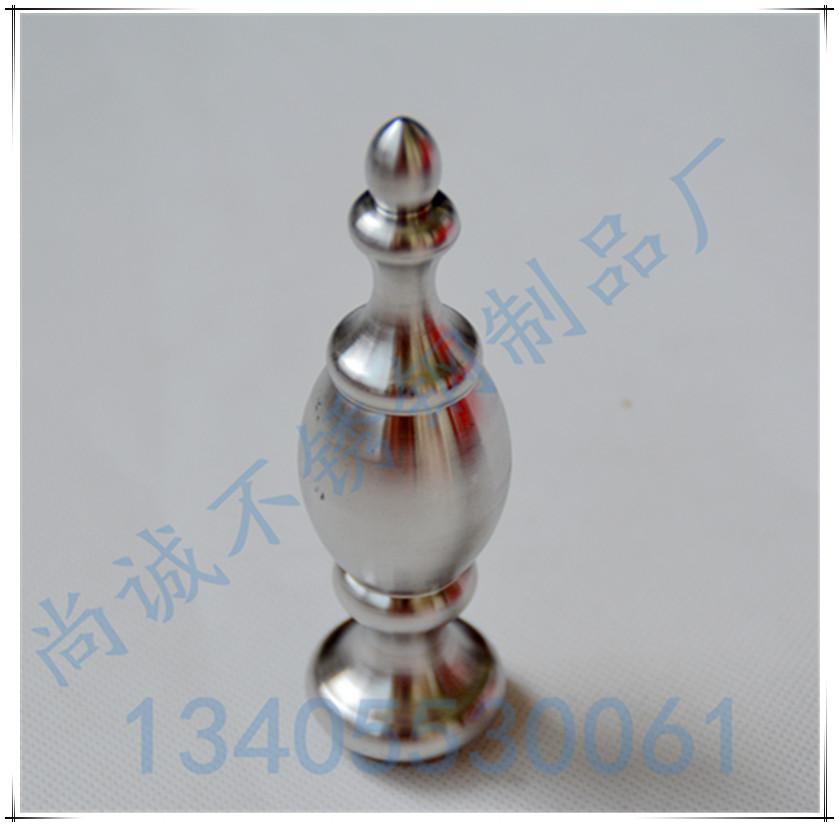 Hot Selling Stainless Steel Nakajima Clothing Wrought Iron Wardrobe Shelf Ball Head Rose Gold Decorative Top Display Falling on the Wall